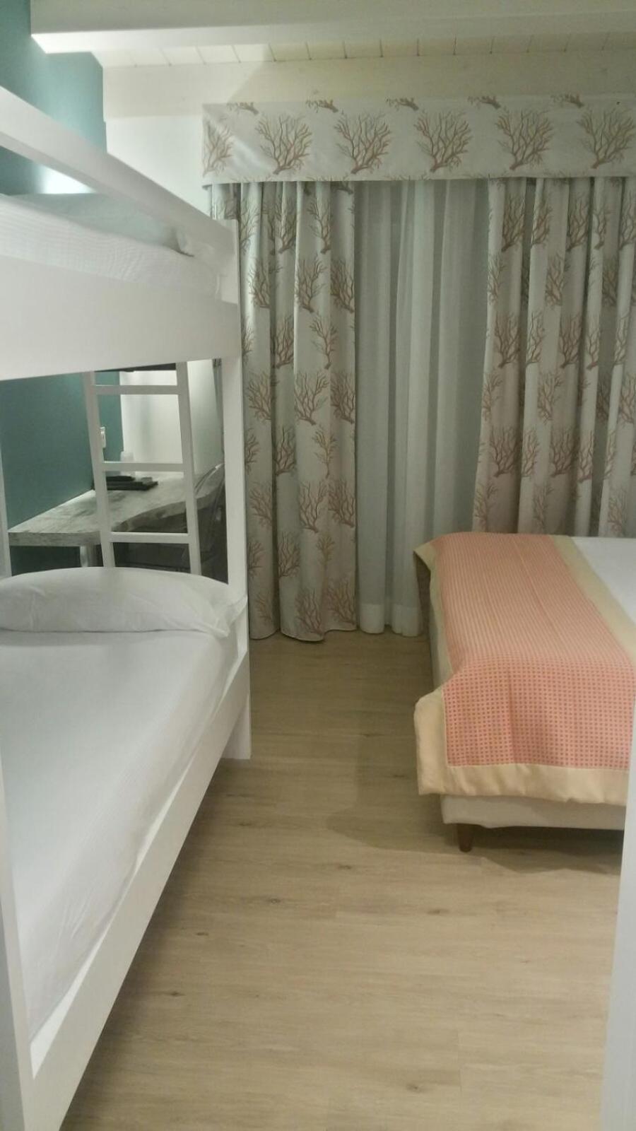 Gabbiano Hotel Чивитанова-Марке Экстерьер фото